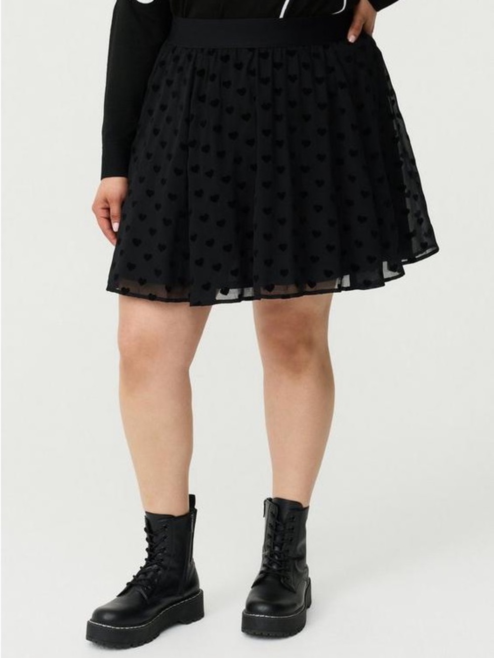 Heart Flocked Mini Skater Skirt 
torrid Size 1